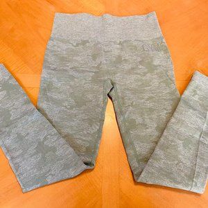 Camo Seamless leggings in Sage Green- Gymshark